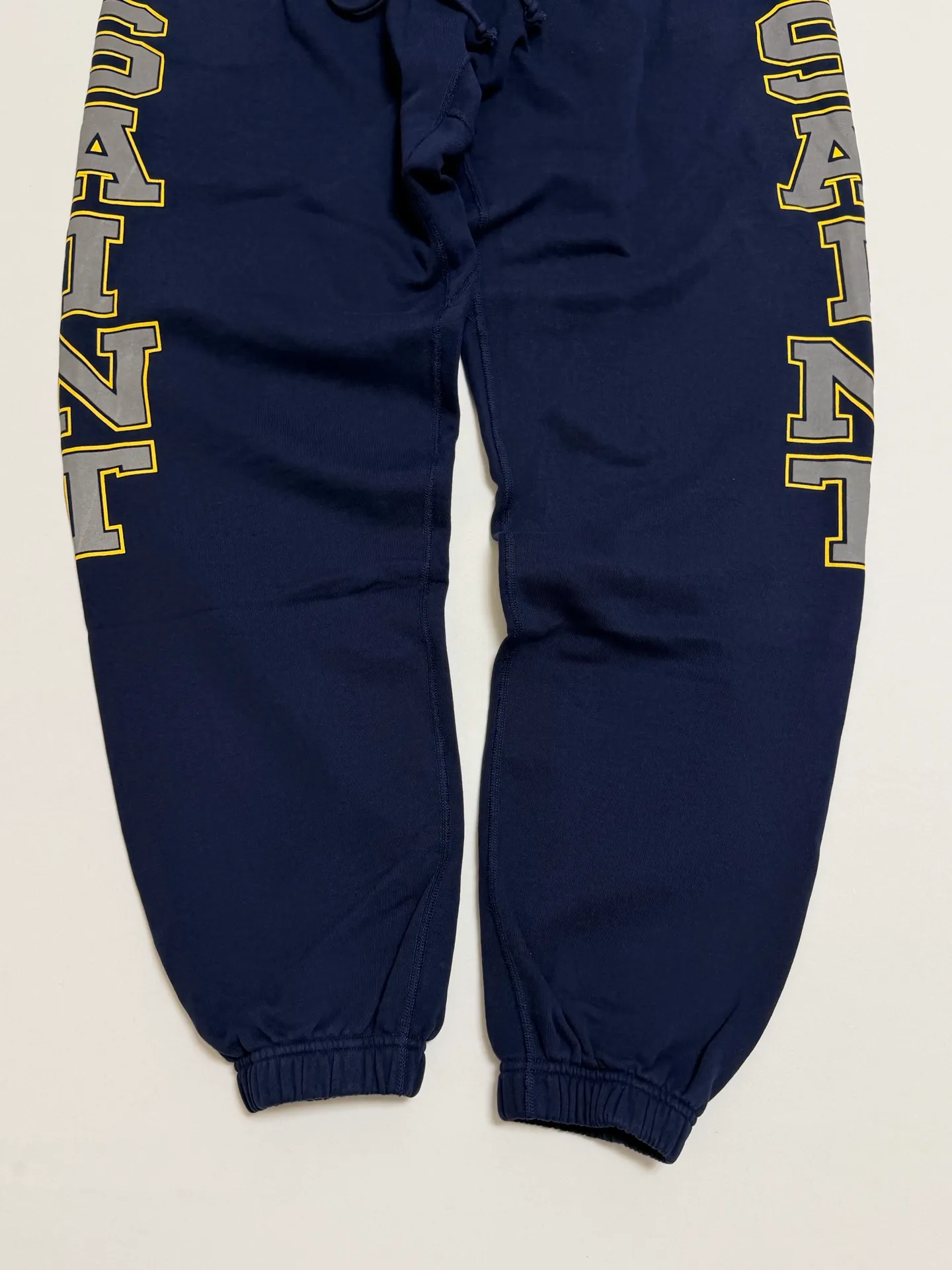 SAINT Mxxxxxx SWEAT PANTS/SAINT/NVY Reflective SAINT sweatpants Blue S-XL Original mold opening Loose tailoring Four needles and six lines boneless technology Top printing technology 3M reflective paste The best reflective effect in the industry Correct version Original consistent main mark/wash mark/cherub anti-counterfeiting